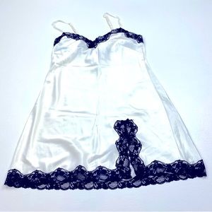 Victoria’s Secret White Silky Nightgown with Black Lace Size Small